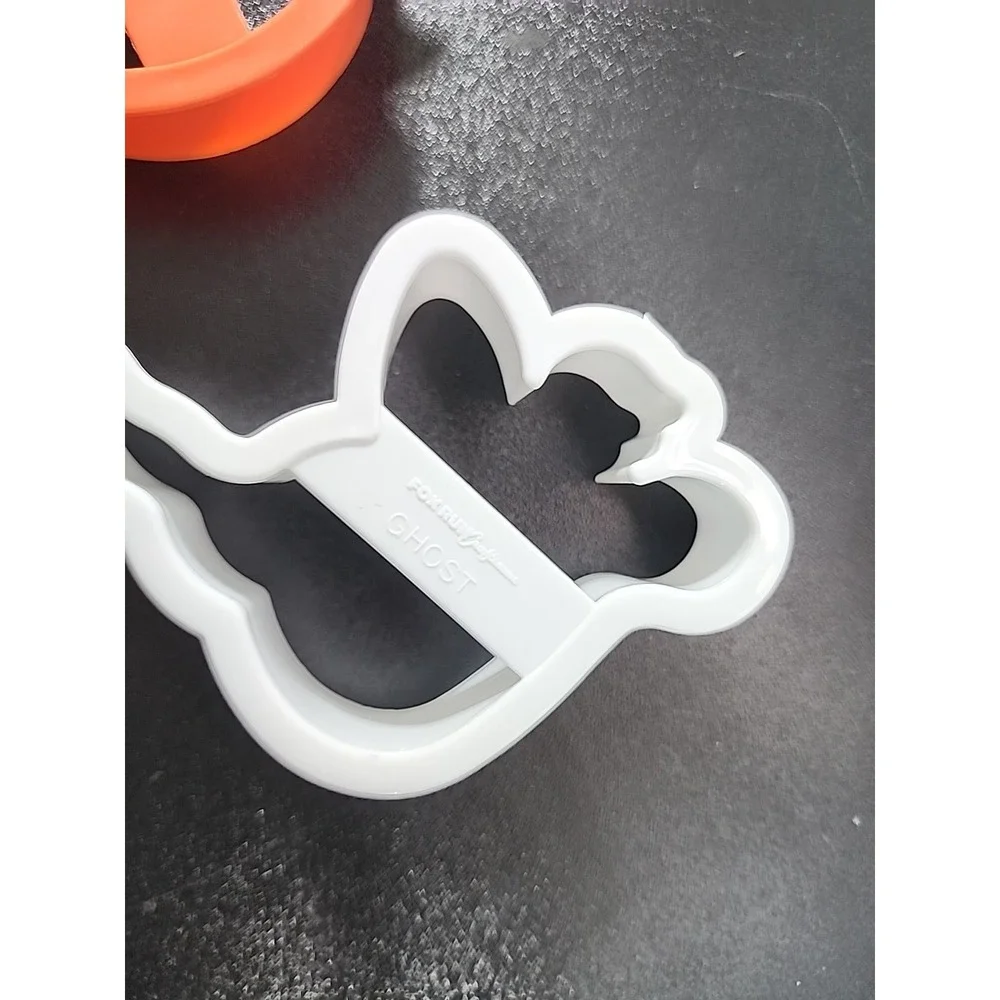 SET OF 2 Vintage FUN Run‎ Plastic Halloween Cookie Cutters  Pumpkin Ghost